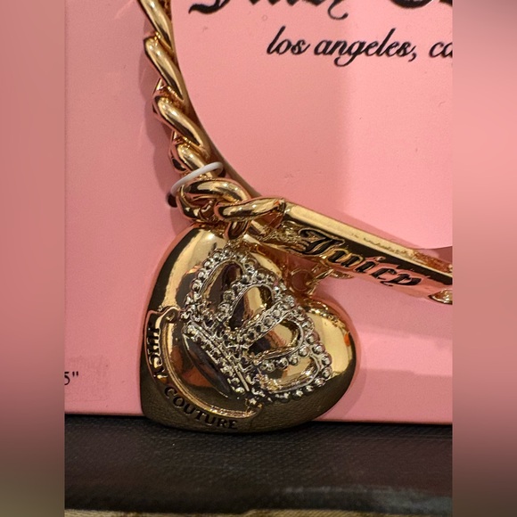 Juicy Couture gift box with beautiful bracelet plus free J.C. lipgloss included - Picture 16 of 16